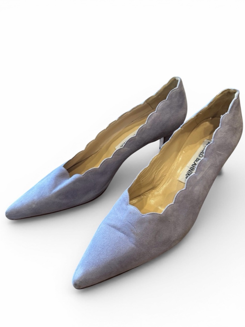 VIntage 90s Manolo Blahnik Lilac Scalloped Pointed-Toe Pumps